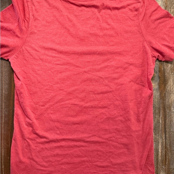 Nike Women’s V-Neck Red Tee with White Logo NWOT - Picture 2 of 3